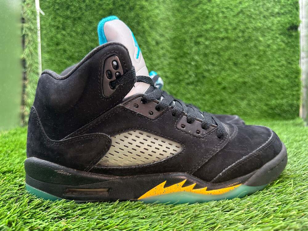 Air Jordan 5 Retro 440888-047 Athletic Sneaker Boys 7Y Black Nubuck Basketball